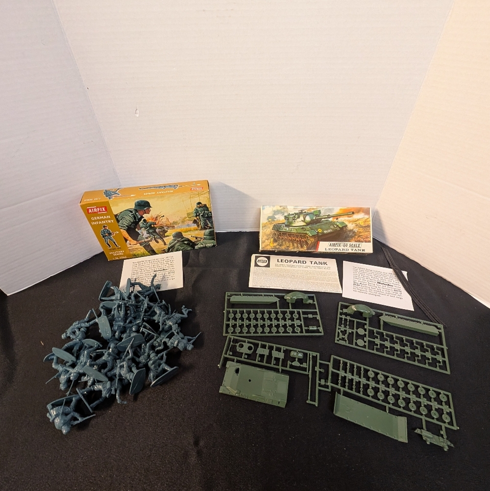 AIRFIX 1/32 scale GERMAN INFANTRY Military Series  BOX  Leopard Tank Lot